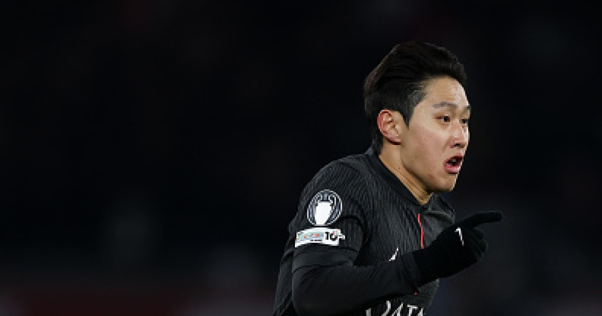 '선발 출전' 이강인, 슈팅 2회로 번뜩였다.. PSG, 렌 5-0 격파→선두 랑스 1점차로 맹추격