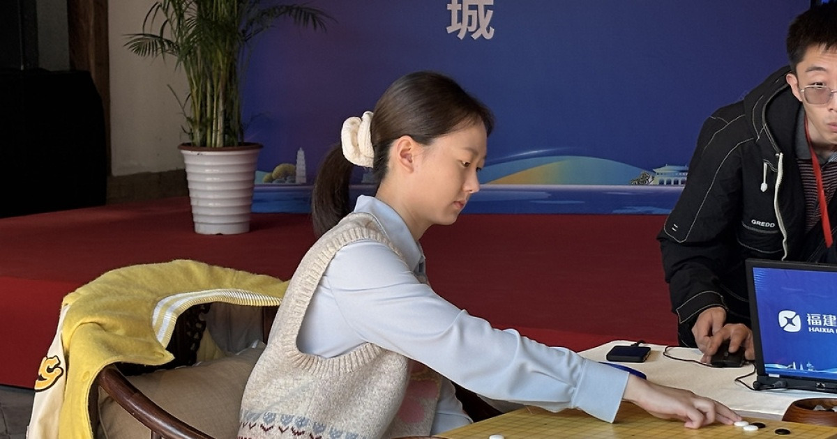 김은지, 최정 대마 잡고 불계승…오청원배 결승 첫판 기선 제압