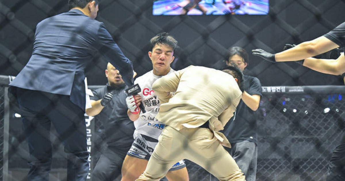 "가짜 챔피언, ㄱㅅㄲ 나와" 선 넘은 도발에 발끈, 물 뿌리며 난입한 '챔피언'…왜 '일촉즉발' 험악한 상황 만들어졌나 [로드FC 075]