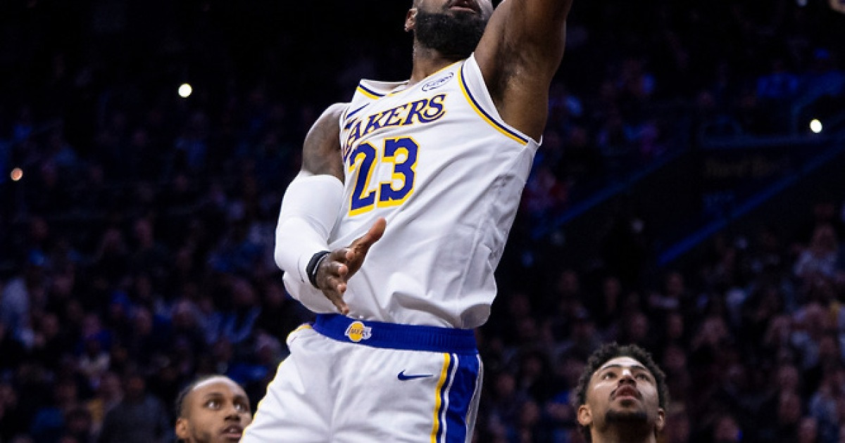 4쿼터에만 ‘폭풍 12점’, 우리가 알던 ‘킹’이 돌아왔다…LAL, ‘29점’ 제임스에 ‘트리플더블’로 복귀 인사한 돈치치 앞세워 PHI에 승리