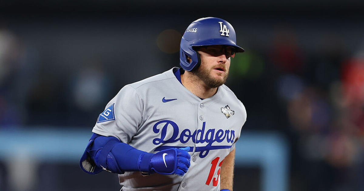 계약 연장했는데 결별? "다저스, 먼시 트레이드할 수도"…충격 시나리오 나왔다