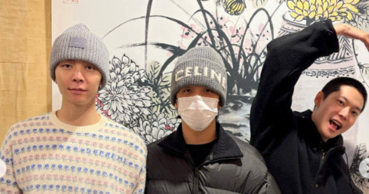 "충성" NCT 도영·정우, 입대 전 멤버들 만났다..삭발 공개