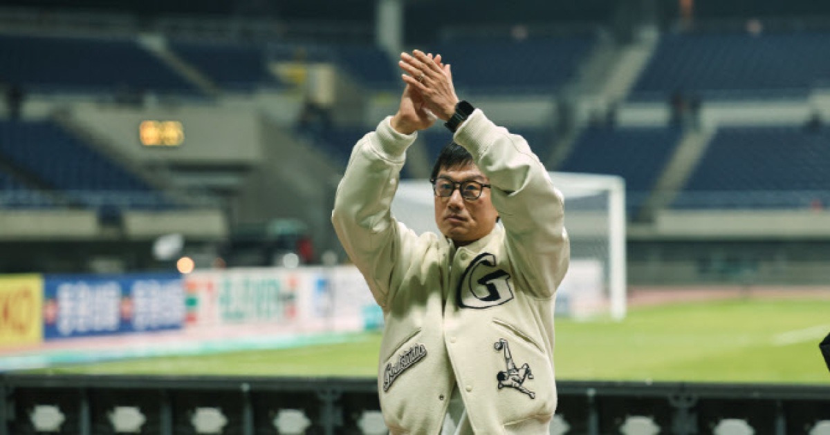 '거취 논란' 이정효 감독에 광주FC  재계약 의지..."최고 예우하겠다"