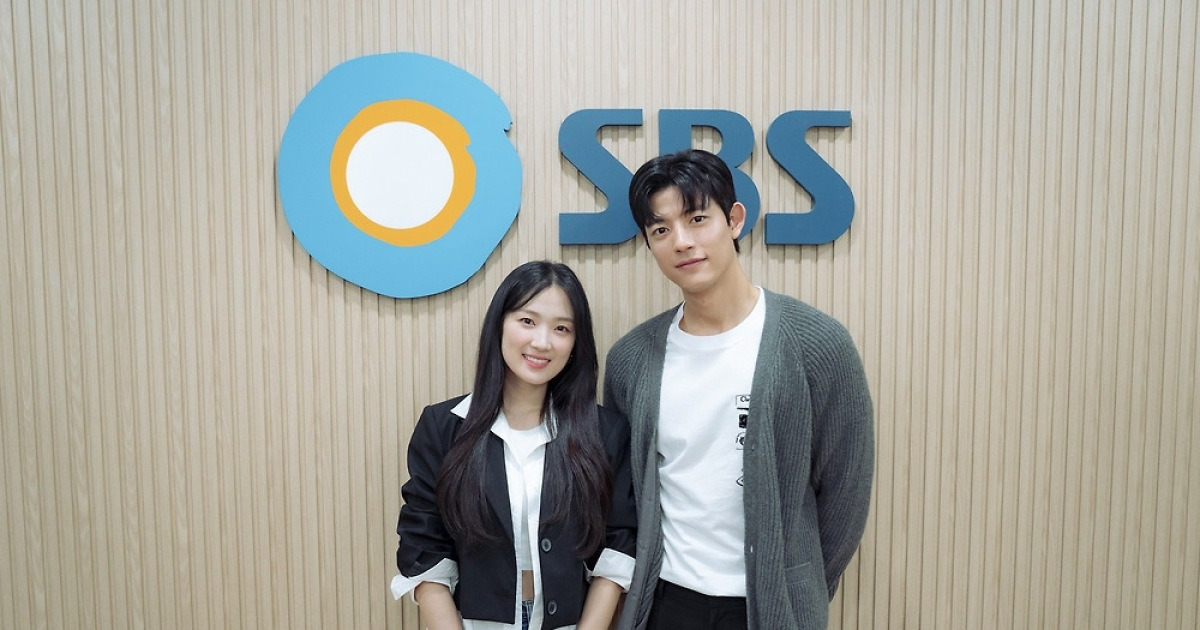 김혜윤X로몬, 신묘한 케미…'오늘부터 인간~', 대본리딩