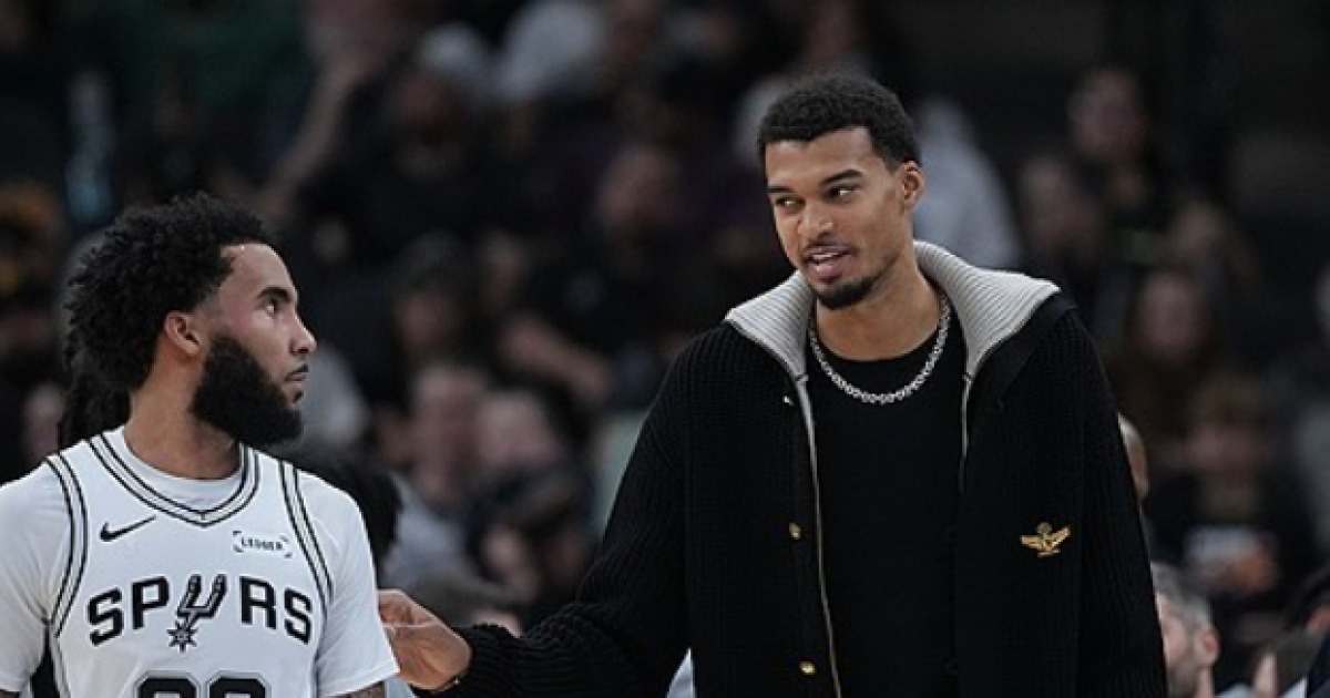 NBA 데일리 부상리포트 (12월 9일) : 데빈 부커 빅터 웸반야마 아웃