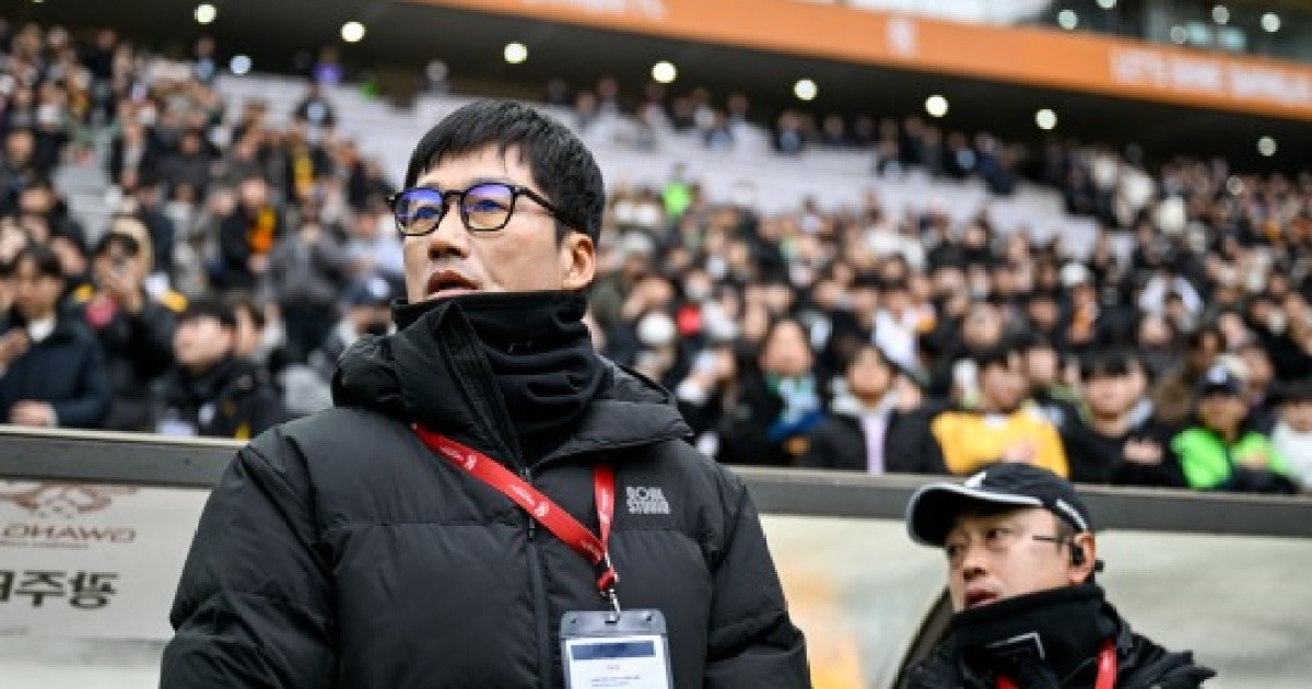 광주FC, 이정효 감독 재계약 의지 공식화..."최고 예우+시스템 혁신" 약속
