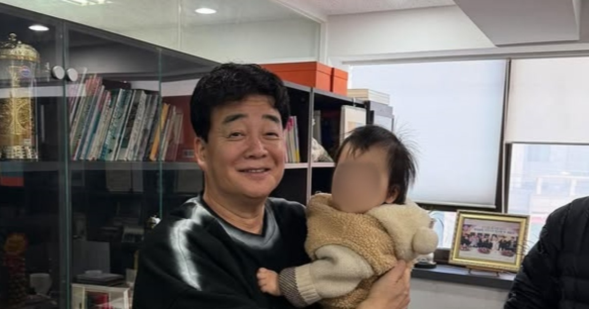 백종원, 홍탁집 딸 품에 안고 미소…“지금도 큰 도움” 공개 지지