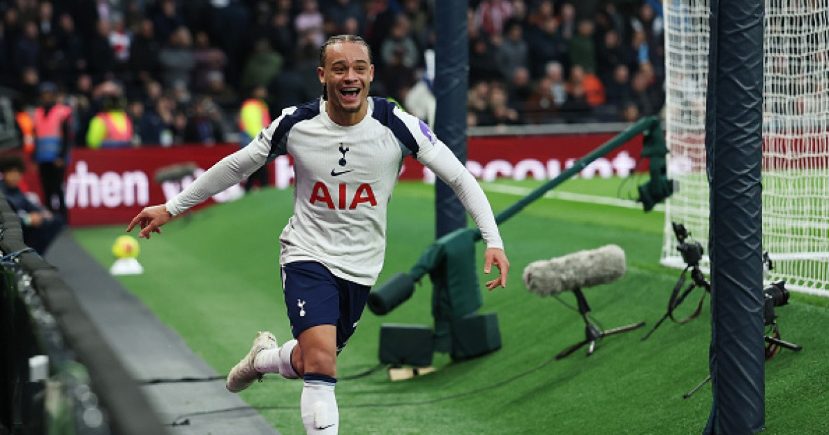 ‘토트넘 7번’ 물려받은 사비 시몬스, 알고보니 손흥민보다 주급 높다…18경기 만에 첫 골