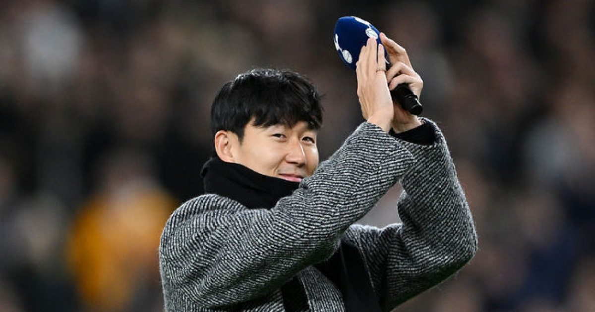 "15000석 텅텅" 토트넘 '오피셜' 발표, 손흥민 '감동 작별'에도 관중 수 줄었다...또또또 매진 실패 "SON 복귀로도 안 됐다"