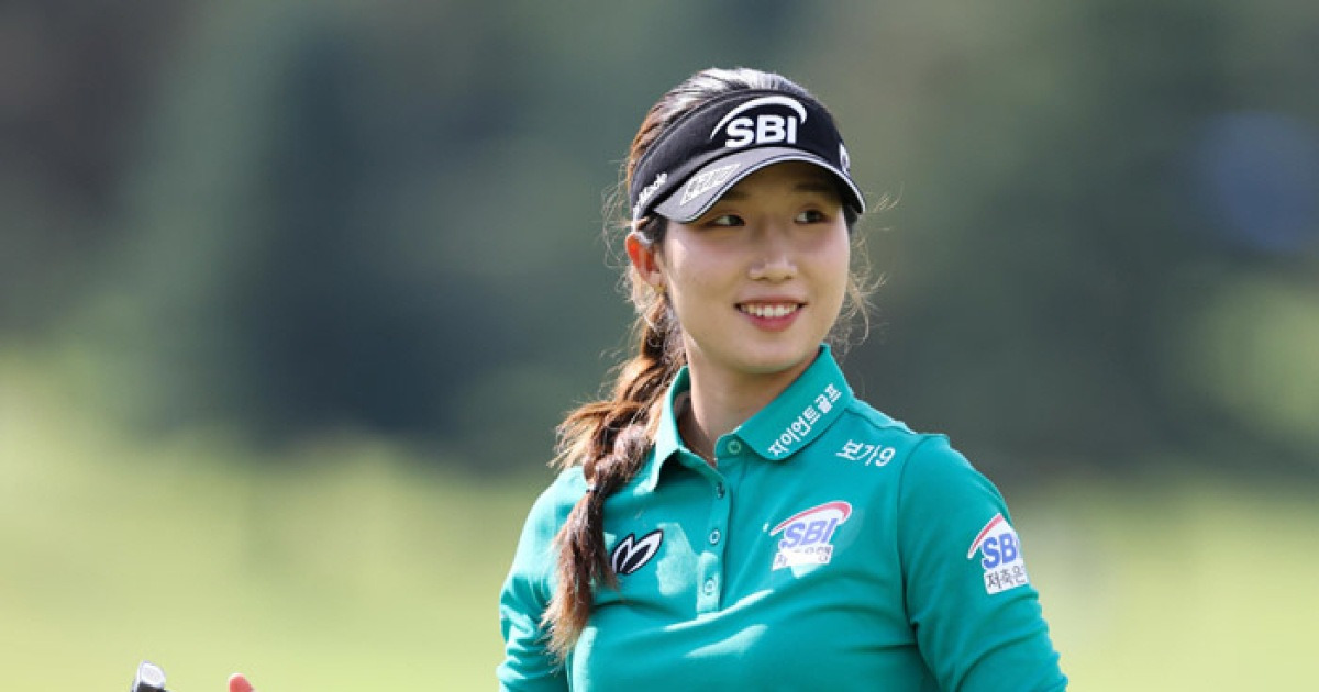 축배 든 이동은, 고배 마신 방신실