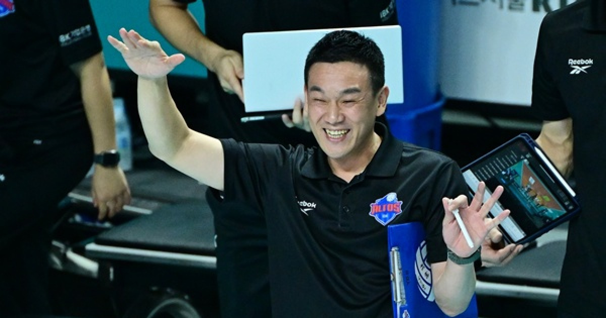 '4연승 질주' IBK기업은행 여오현 감독대행 비결 따로 없어, 선수들이 잘 따라줬을 뿐