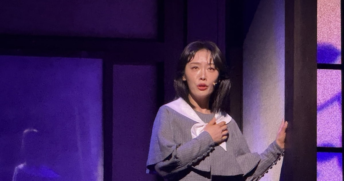 김히어라, 여배우들 워너비 역할 맡자 '미소'…"새하얀 도화지가 버건디로 변해" ('팬레터')