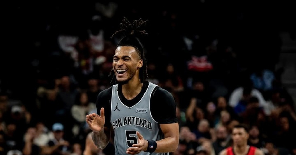 후반 21점 폭발한 스테폰 캐슬... 레이커스 꺾고 스퍼스 컵 준결승행