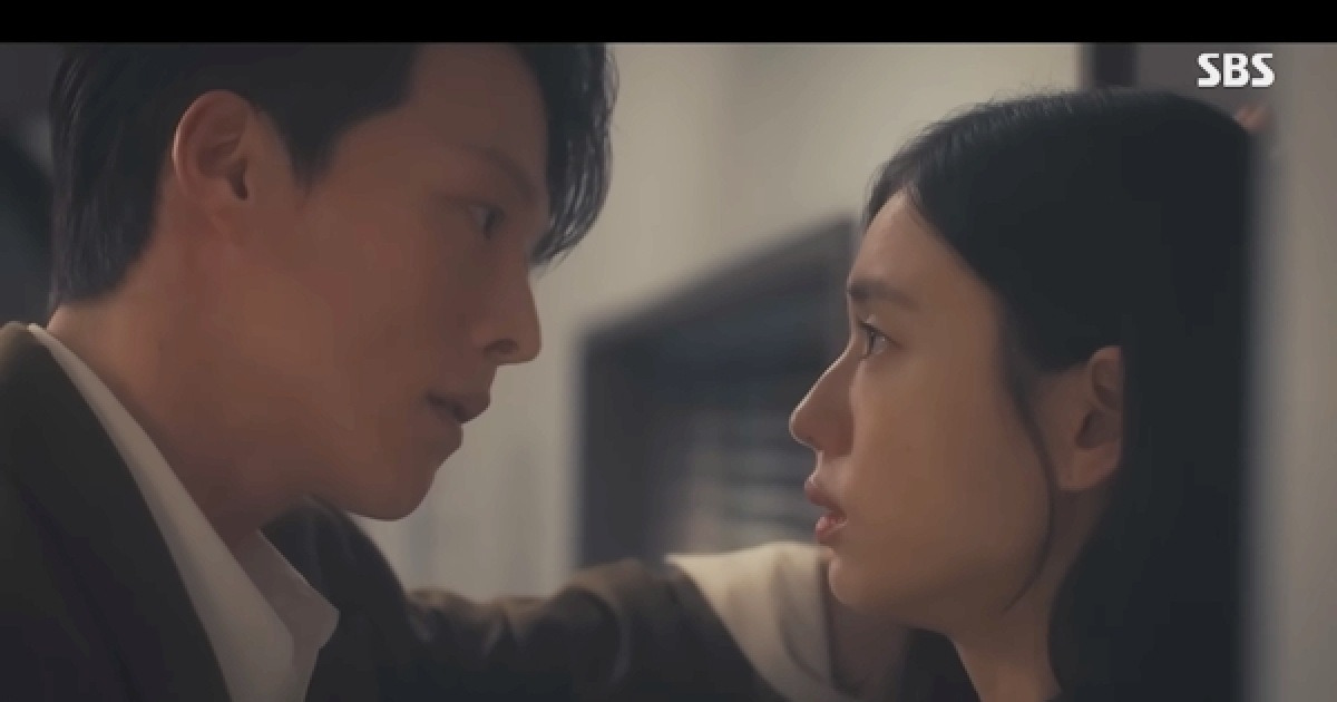 '키스는 괜히 해서!' 장기용 "가지 마"…♥안은진과 '벽치기 키스엔딩'에 시청률 1위 [종합]