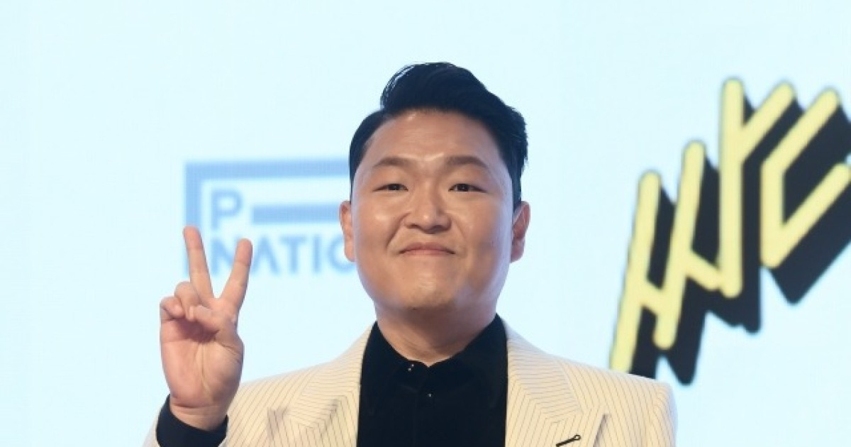 '수면제 대리 수령' 싸이, 경찰 압수수색 받았다…"조사 적극 협조"