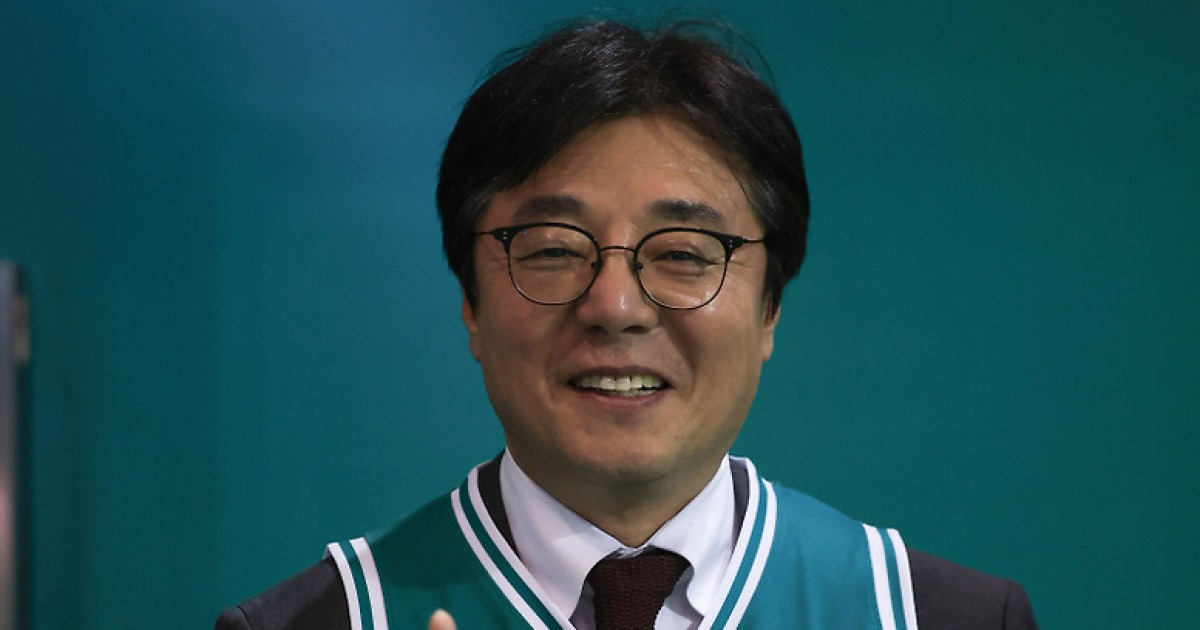 황선홍 감독 월드컵 전망 “홍명보호, 좋은 성적으로 토너먼트 올라가야…잘 준비하면 희망 있다” [IS 인터뷰]