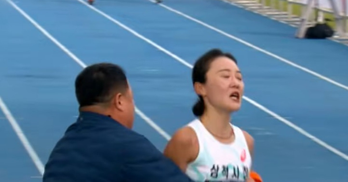 女 선수 향한 '과도한 신체 접촉 논란'→"감독에게 배신감' 고백...논란의 김완기 감독, 1년 6개월 자격정지 '중징계'