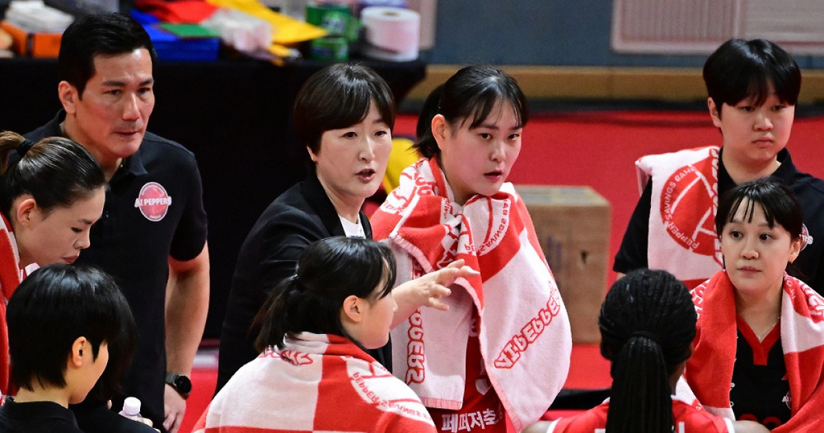 조이 혼자 34점 폭격에도 6연패 막지 못했다. 장소연 감독 "배구 혼자서 되는게 아냐"