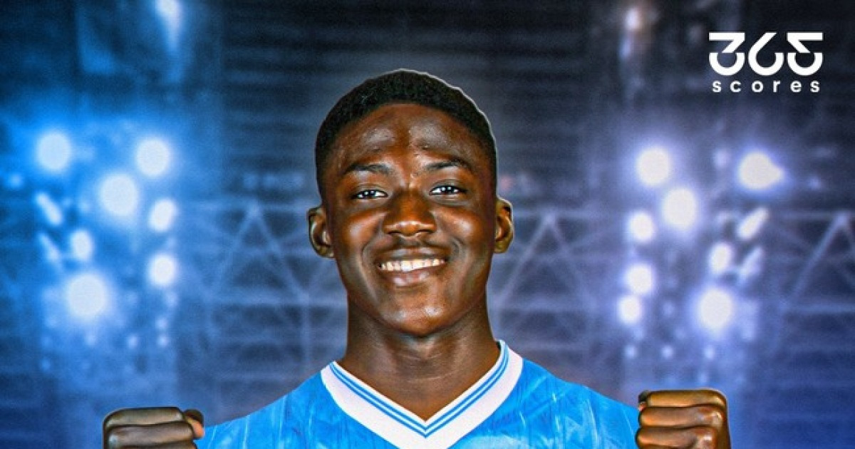 "나폴리가 지켜보고 있어" 맨유 유망주, 이적 가능성 UP…'Here We Go' 로마노 "구단에 달려 있어"