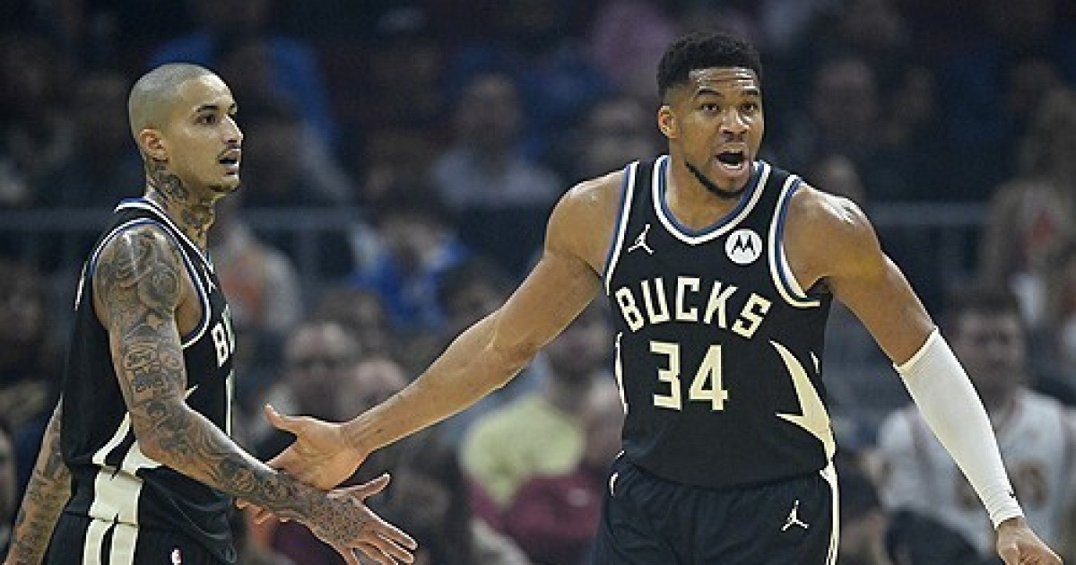 그런 적 없는데? 아데토쿤보의 선수단 독려, 알고 보니 거짓 정보였다