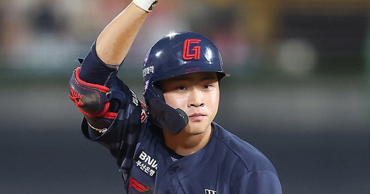 "끝내기 악송구가 기억에…" 롯데에 온 연봉 3000만원 무명신화, 내년에 더이상 악몽은 없다