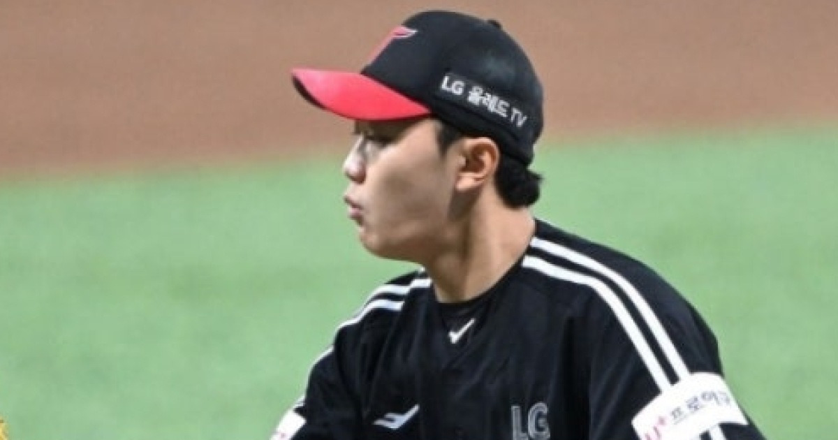 '우승 좌완-10승 우완' 8선발까지 밀렸다... LG 마운드 '단 2년 만에' 이토록 높아지다니... "본인들이 잡아야 한다"