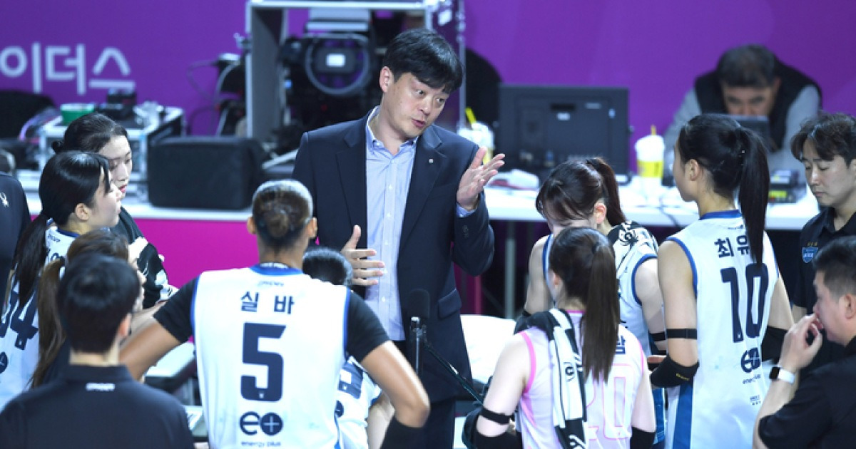 3연승 현대건설 상대하는 GS 이영택 감독, “실바에게 올라가는 공이 중요”[현장인터뷰]