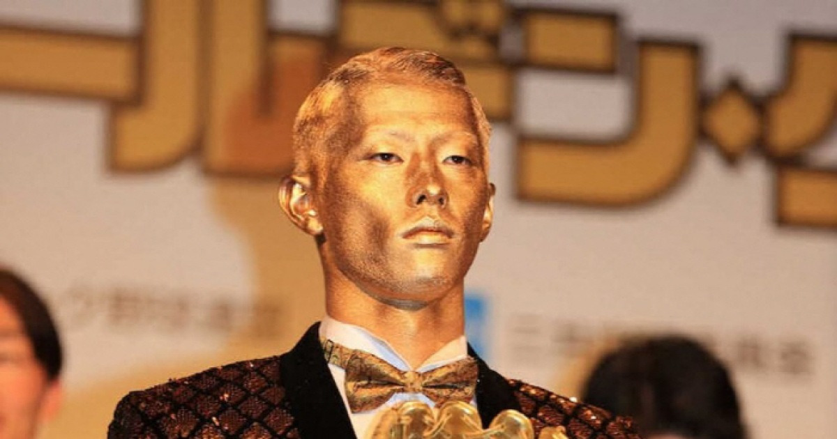 5년 연속 골든글러브 수상하면 뭐하나…FA 신청했는데 누구도 연락하지 않는다, 괴상한 퍼포먼스가 발목 잡았나[민창기의 일본야구]