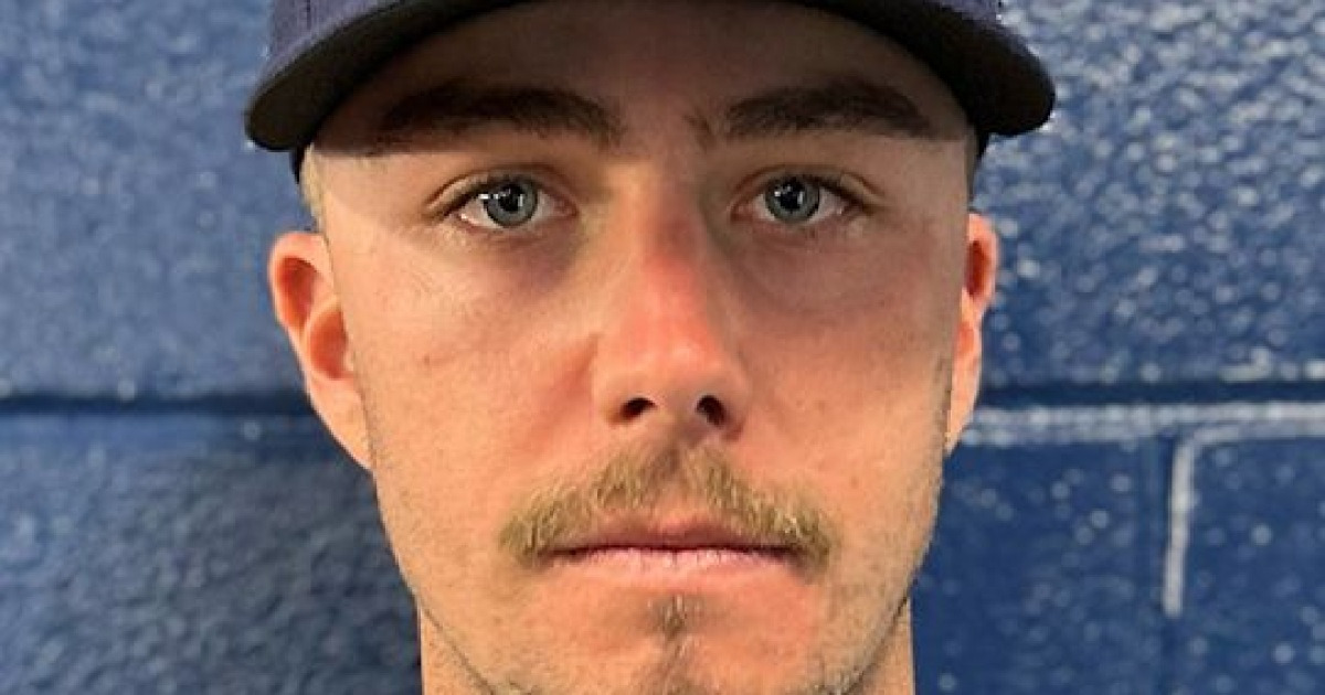 '그동안 뭐했을까?' 유격수를 아쿼로 메워야 하는 KIA의 '참담한' 현실...장기적으론 토종 자원들에게 기회 주는 것이 바람직