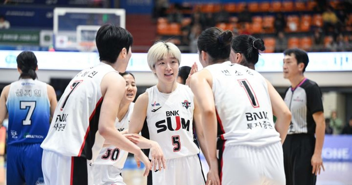 '선두' 하나은행은 6연승…김정은, WKBL 최다 출전 2위(종합2보)