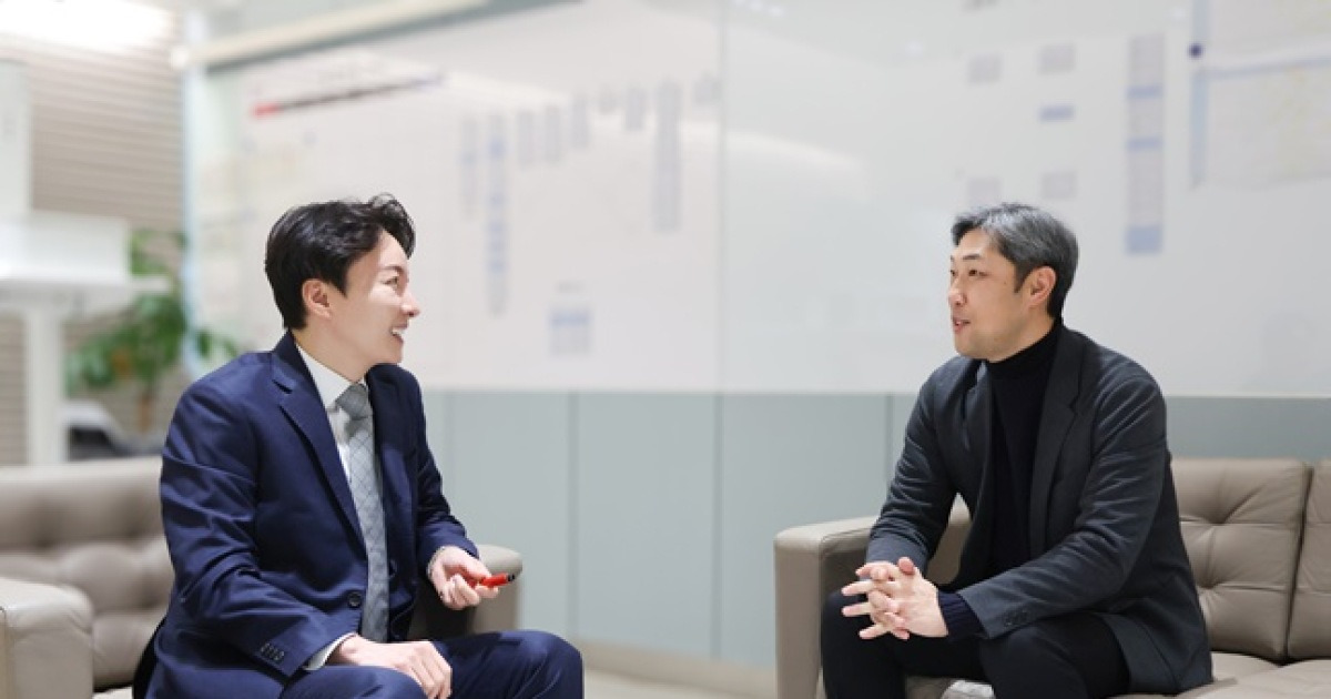 'FA 0입' 조롱받던 롯데, 다 계획이 있었구나... 파이어볼러 외인 3인방→日 명 투수코치 영입 '속전속결'