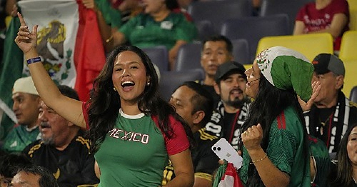 홍명보호 멕시코전 '전세계 3위'→"축구 열기 엄청나" HONG 경계 현실로?…월드컵 티켓 요청 빗발친다