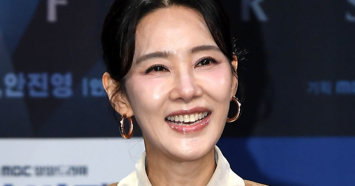 업계 불황 사실이었다…'38년 차' 오현경마저 "배우들 어려움 겪고 있어, 캐스팅 감사해" ('첫번째')