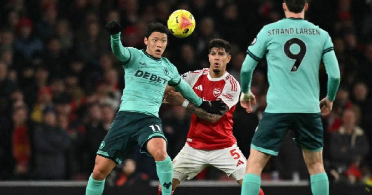 황희찬, 5경기 만에 선발 복귀...올버햄프턴, 자책골 2실점으로 9연패