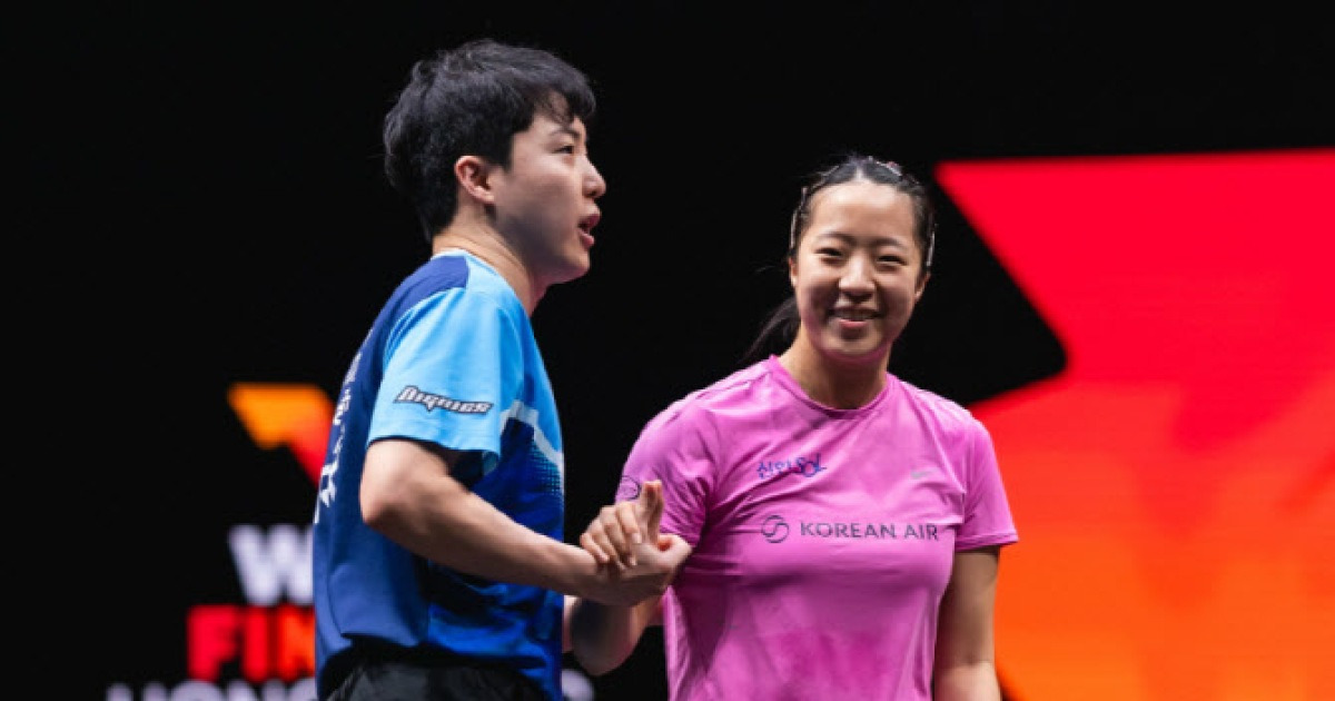 임종훈-신유빈 조, WTT 왕중왕전 혼합복식 정상...우승보다 빛난 스포츠맨십
