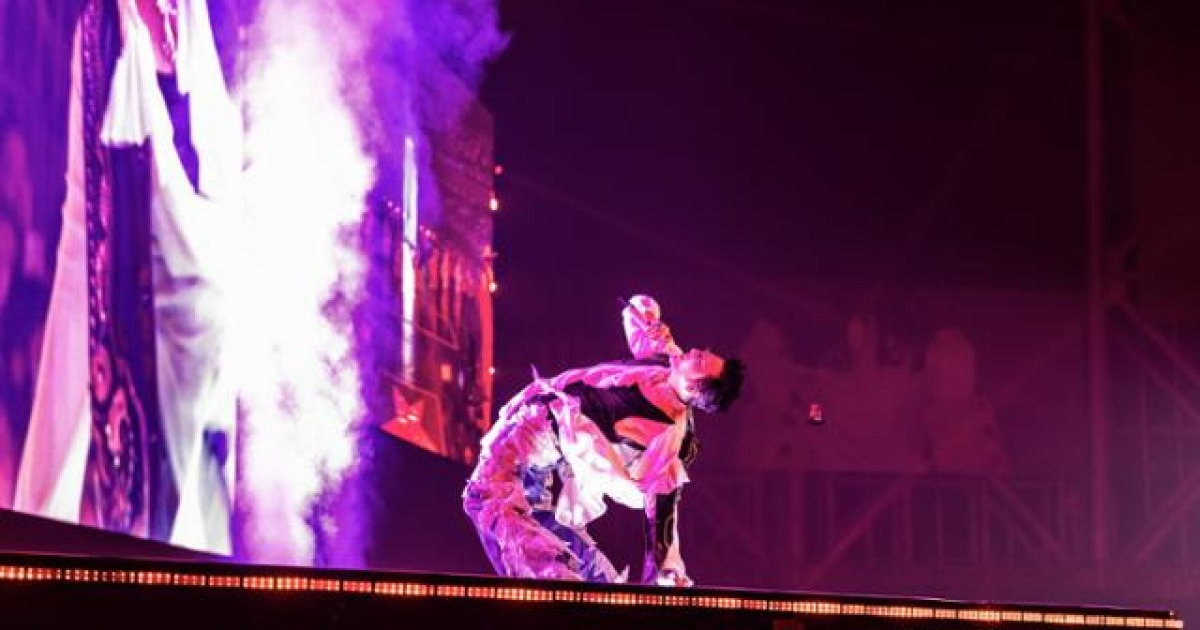 '라이브 논란' 여파 컸나... 지드래곤 "목 상태 걱정, 태양에 목 푸는 법 물어봐"