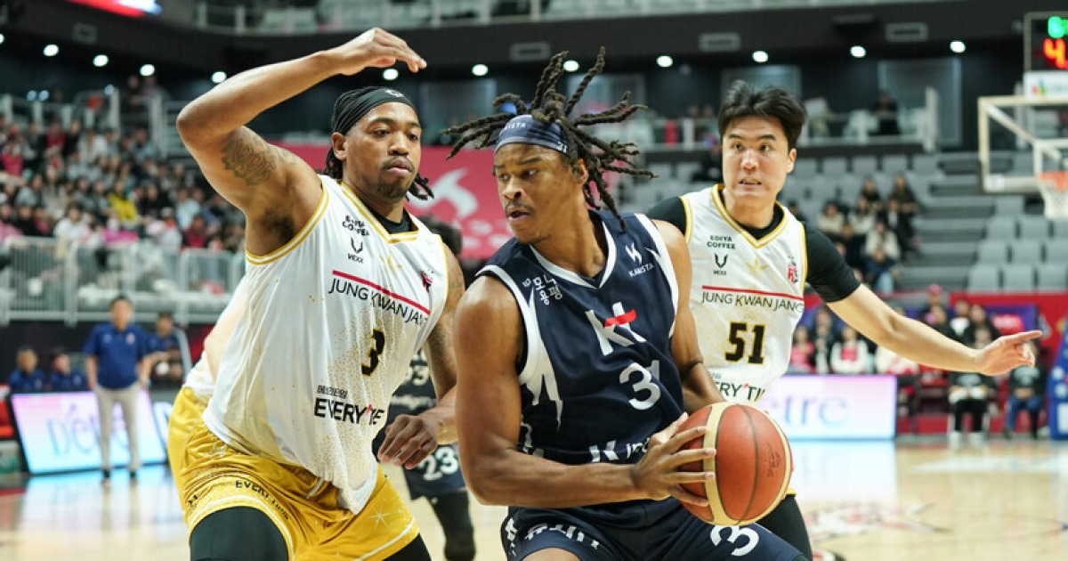 [부상] “본인이 불편함 호소했다” KT 힉스, 발목 통증으로 SK전 결장