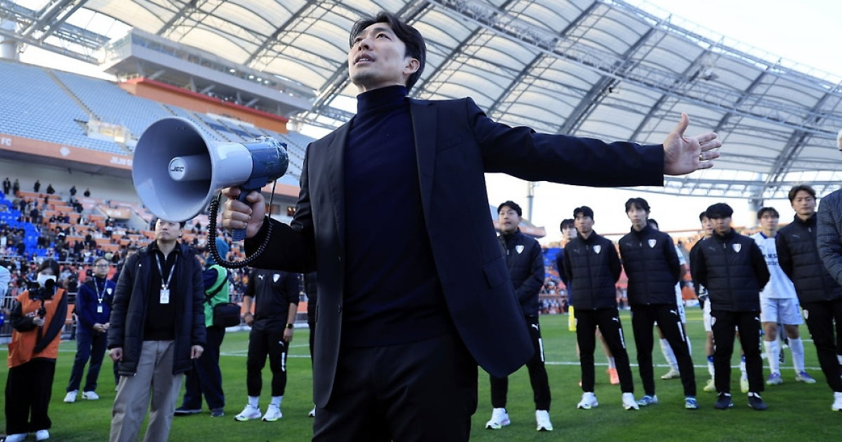 잘못된 처방...‘첫 단추’ 잘못 끼운 수원삼성 [서재원의 축구펍]
