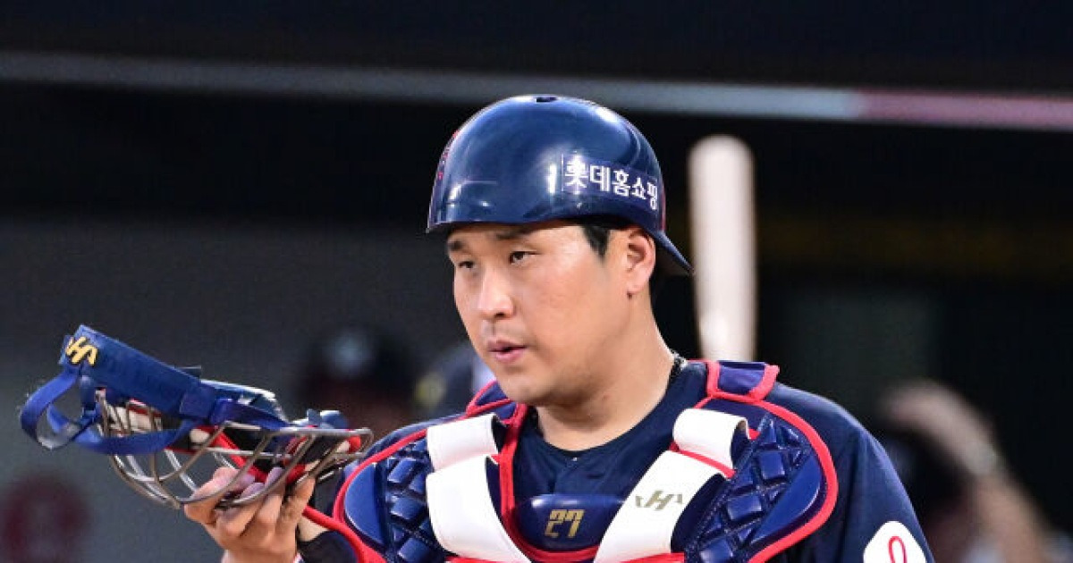 롯데 FA 170억원 트리오 부활은 정녕 불가능한가…끝내 FA 선물 못 받은 김태형, 전임정권의 악몽이다