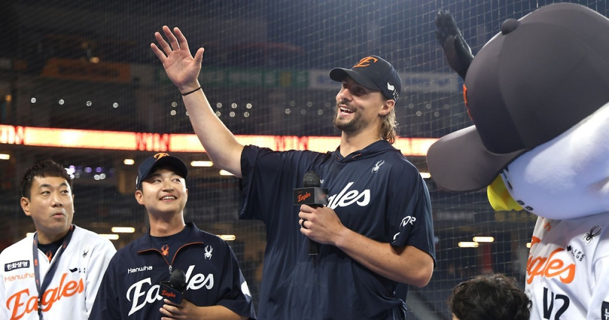 “연락 안 되면 죽을 줄 알아!” 와이스가 한화 김지환 통역에게 전한 마지막 인사