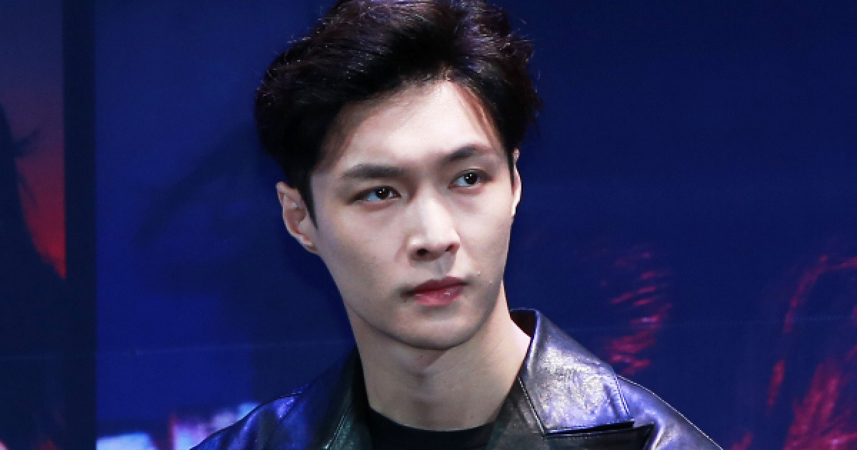 '엑소' 레이, 팬 미팅 당일 돌연 '불참' 후 중국행… 추측 난무, 왜?