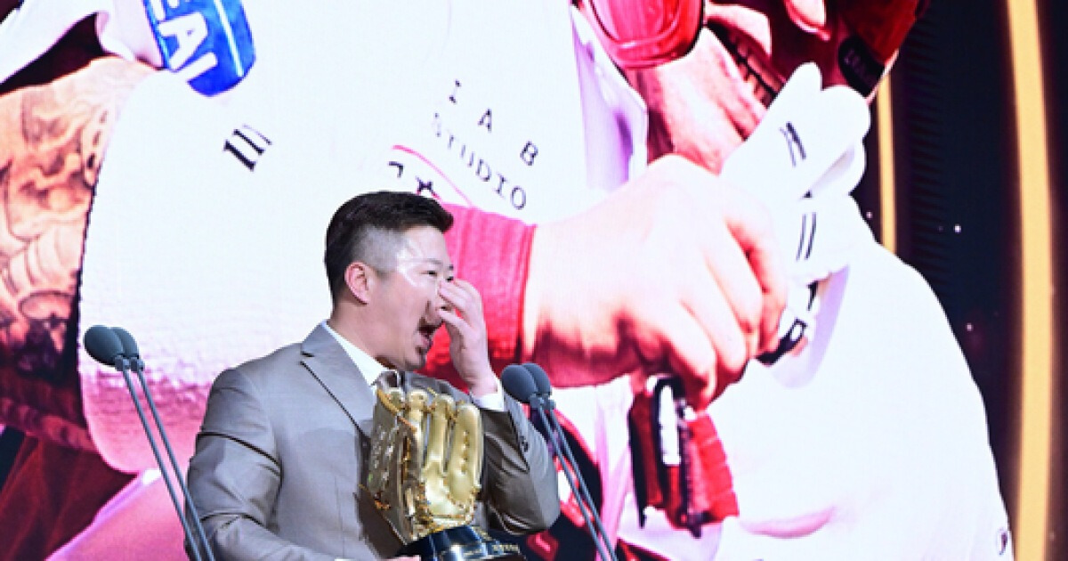 "광주에서 동생들 밥 사주고 다닌 답니다" 9년 KIA 동행 마침표 석별의 연말, 떠나는 최형우도 보내는 후배들도 눈물이다