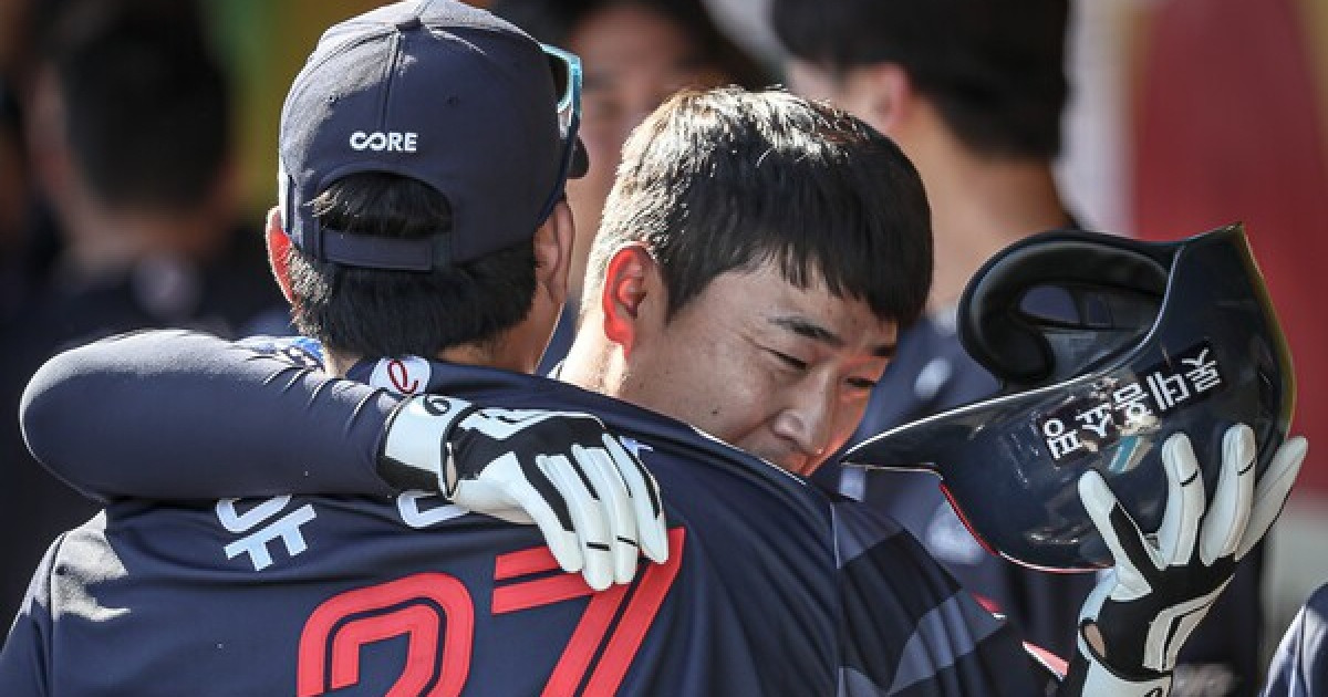 "롯데 팬 여러분은 인생에서 절대 지워지지 않을 것" 유니폼 벗는 정훈의 마지막 인사…'현대의 유산+인간 승리 신화' 또 한 명 역사 속으로