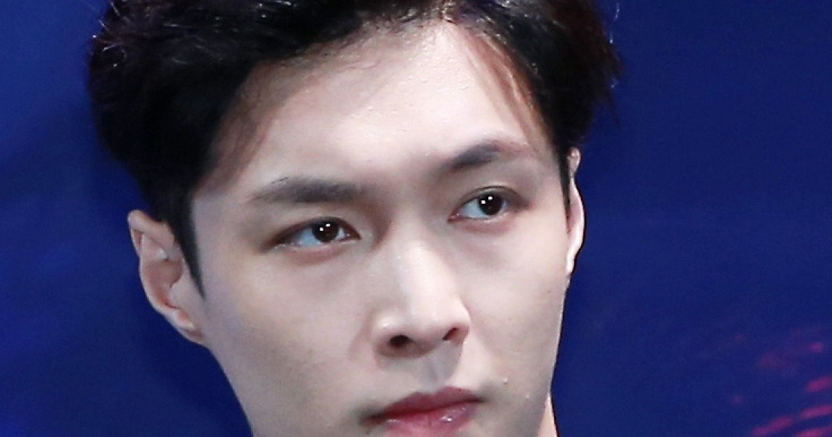 엑소 레이, 팬미팅 당일 불참 사과 "中 중요한 행사 탓 죄송"