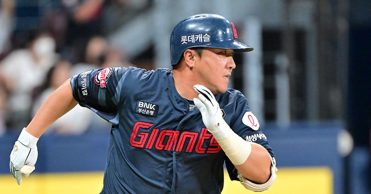 방출→초등학교 코치→재입단→FA까지…'KBO 원조 육성선수 신화' 정훈, 결국 현역 은퇴 "롯데서 가장 큰 행복·자부심 느껴" [공식발표]