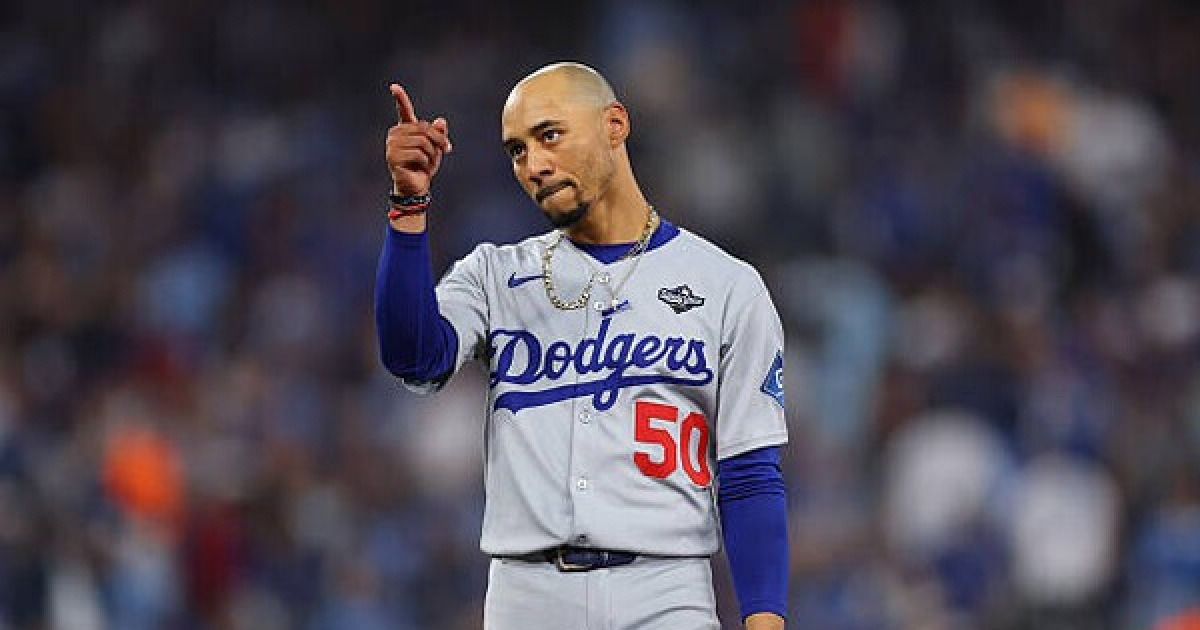 '월드시리즈 우승 주역을 버렸다' 구단 역사에 남을 최악의 선택...美 "베츠 내준 보스턴, 유망주 3명 받고도 대실패" 혹평