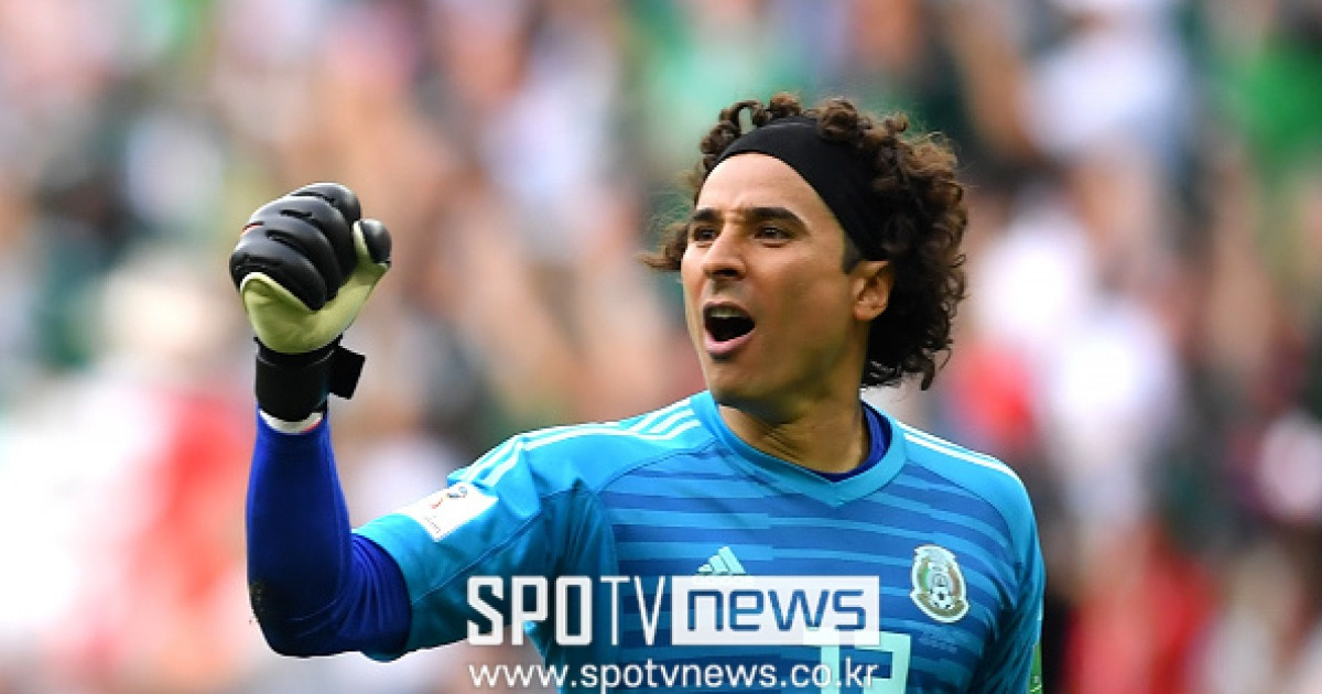 '韓 축구 절망적 소식' 멕시코 A매치 152경기 뛴 거미손 GK 대표팀 복귀 가능성 열렸다..."발탁 고려 대상"