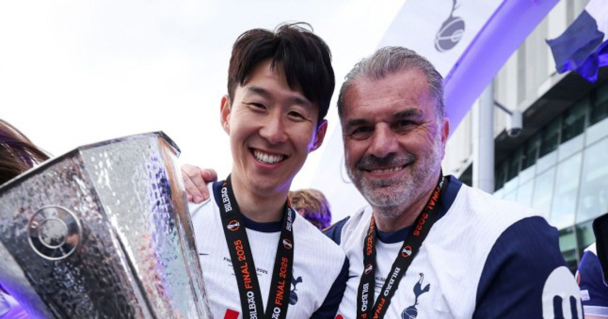 '충격 폭로' 손흥민 우승, 포스테코글루 덕분 아니다→토트넘 부주장 폭탄 발언 "플랜B 없었다...내가 수비 지시해"