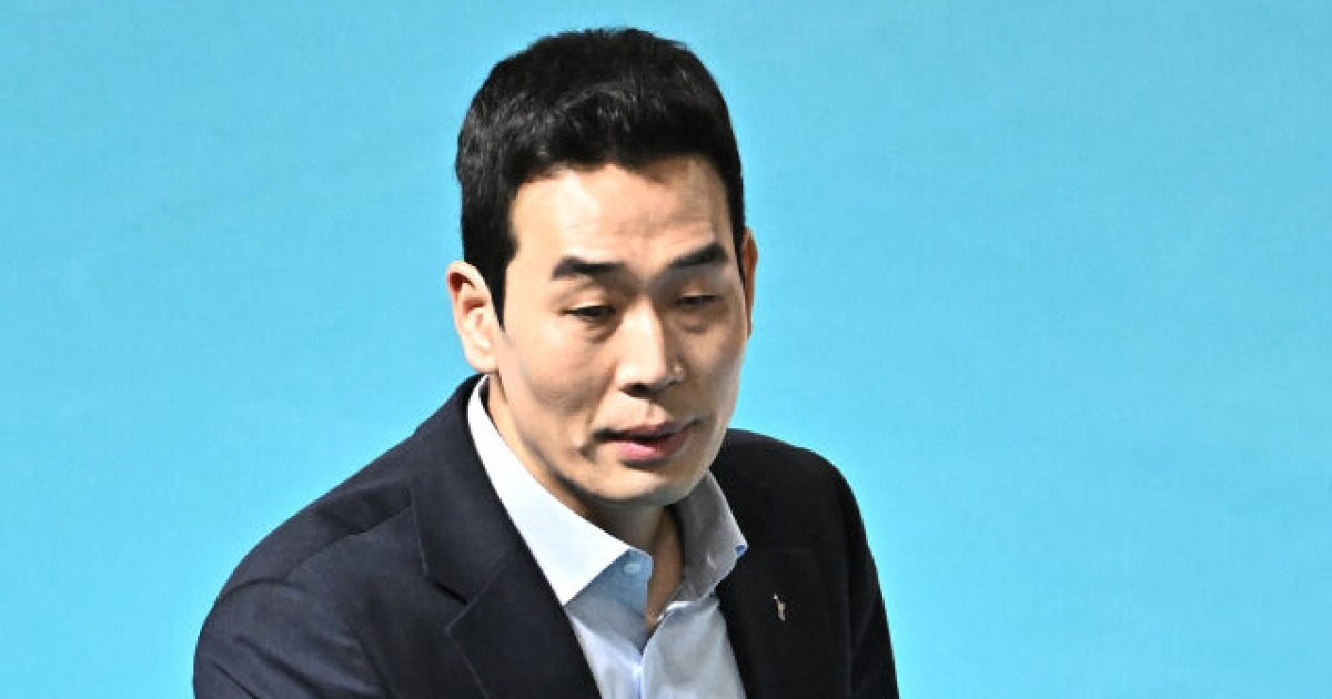 흥국생명전 3전 전패... 사령탑은 고개 들지 못했다 "와주신 팬분들께 너무 죄송하다" [MD대전]