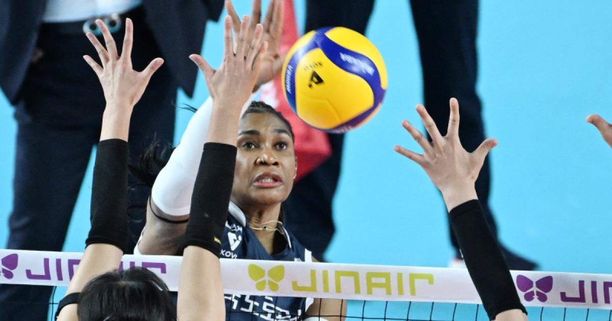 '쫓느냐 쫓기느냐' 도로공사-현대건설 1위 싸움 정면충돌